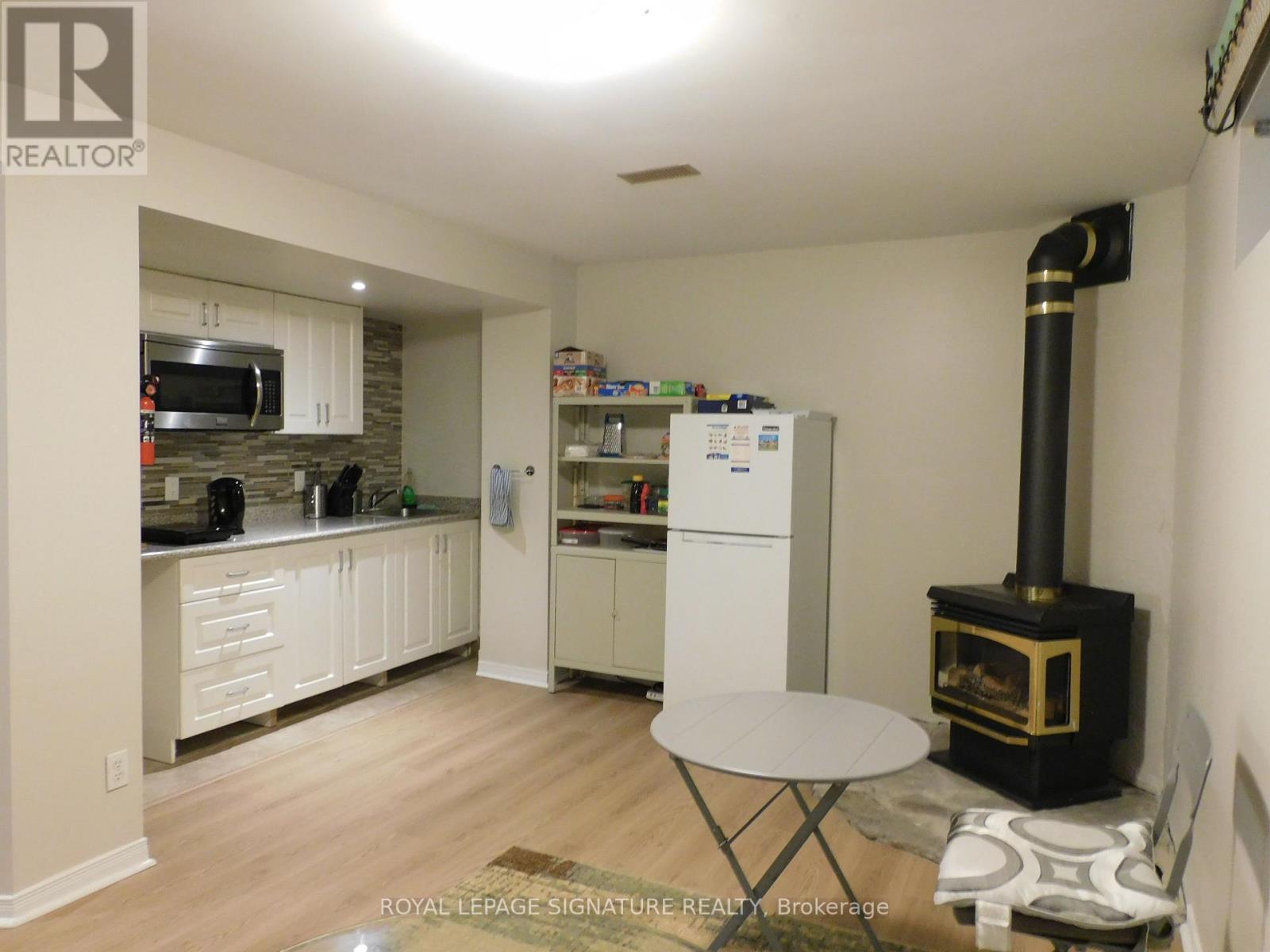 1132 Queen Street W Property Photo 2