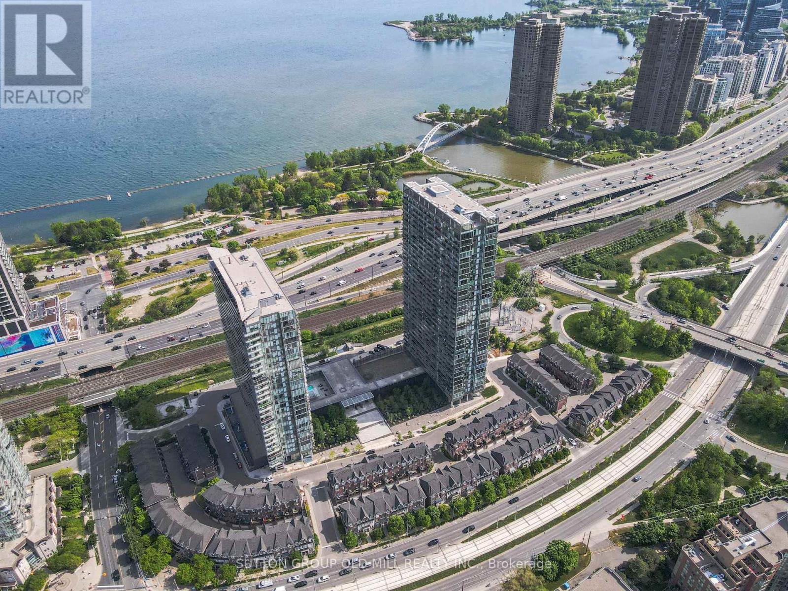 812 - 105 The Queensway Property Photo 1
