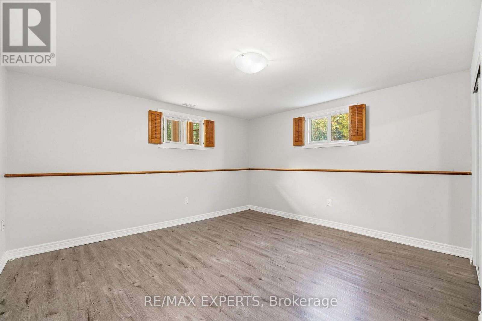 Lower - 331 King Street E Property Photo 10