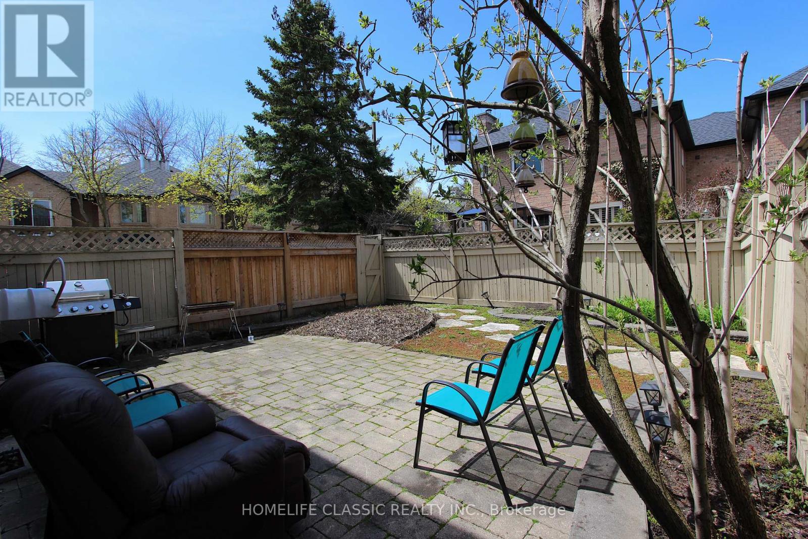 51 - 4635 Regents Terrace Property Photo 7