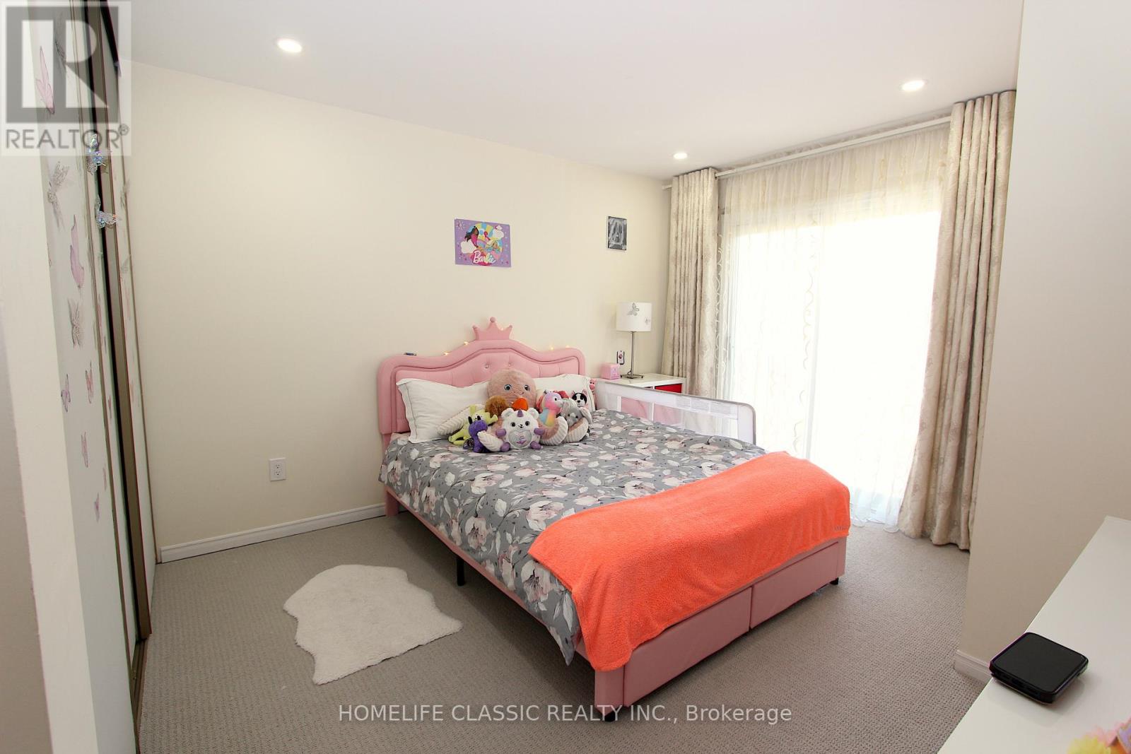 51 - 4635 Regents Terrace Property Photo 12