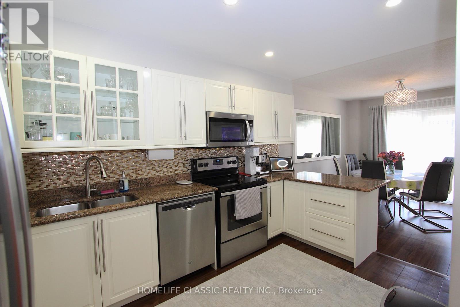51 - 4635 Regents Terrace Property Photo 22