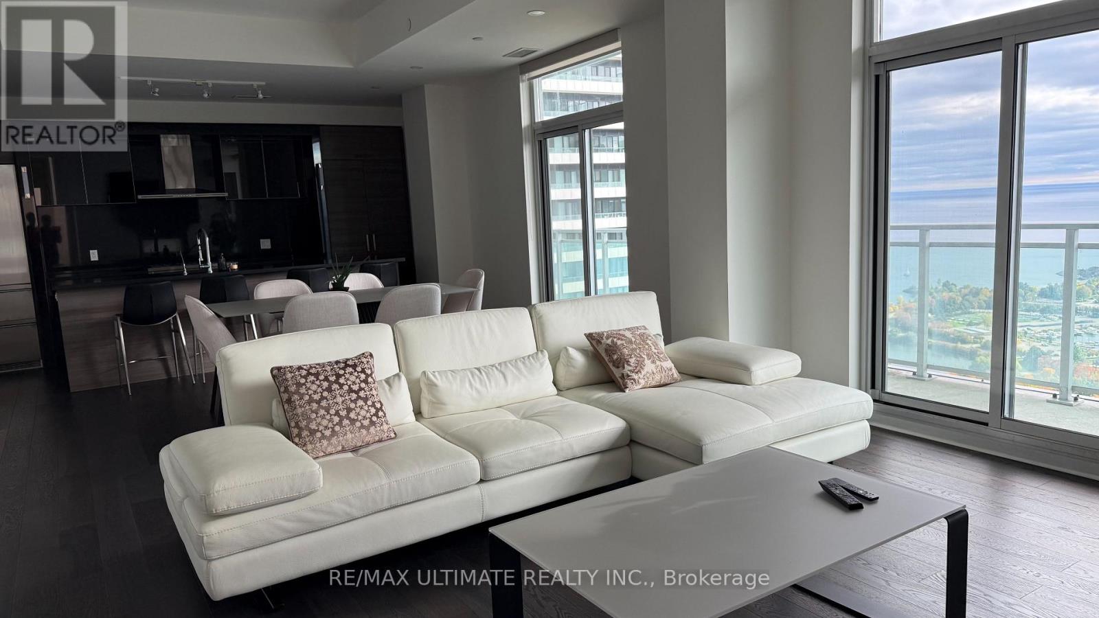 3901 - 33 Shore Breeze Drive Property Photo 1