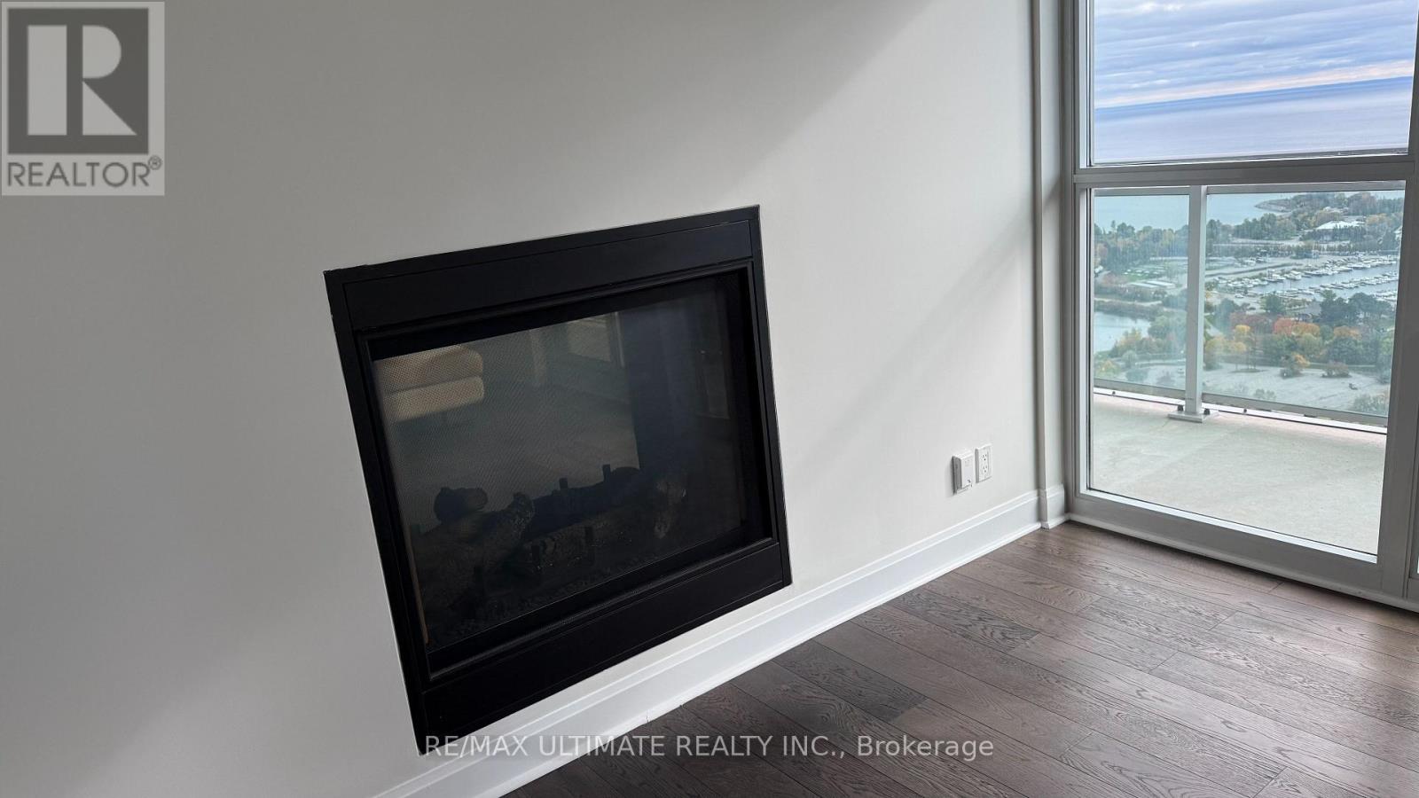 3901 - 33 Shore Breeze Drive Property Photo 8