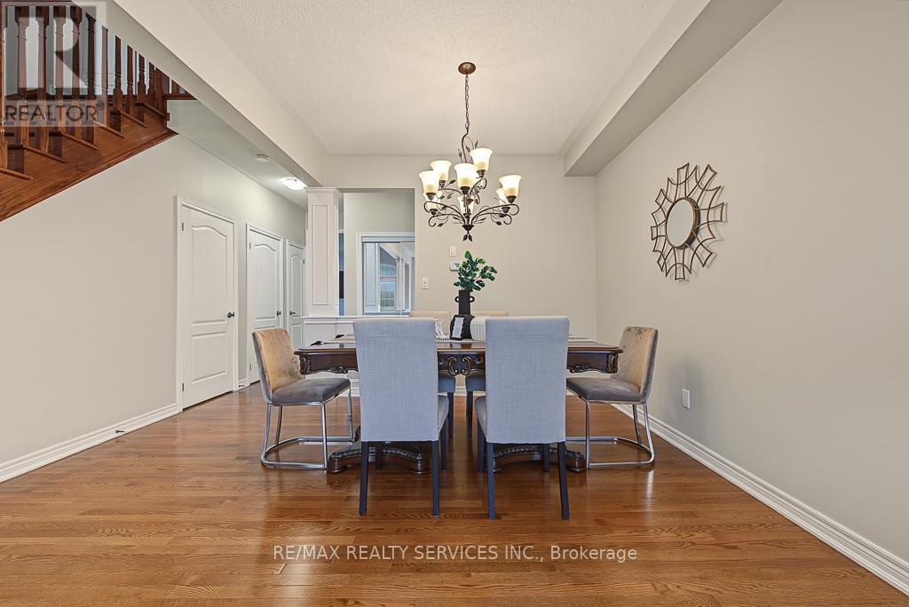 30 Naperton Drive Property Photo 12