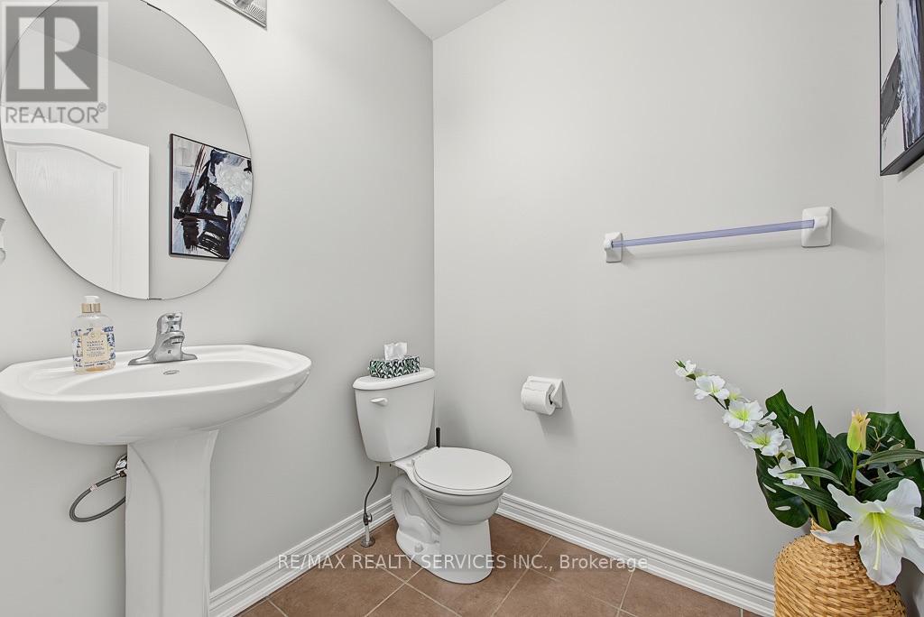 30 Naperton Drive Property Photo 14