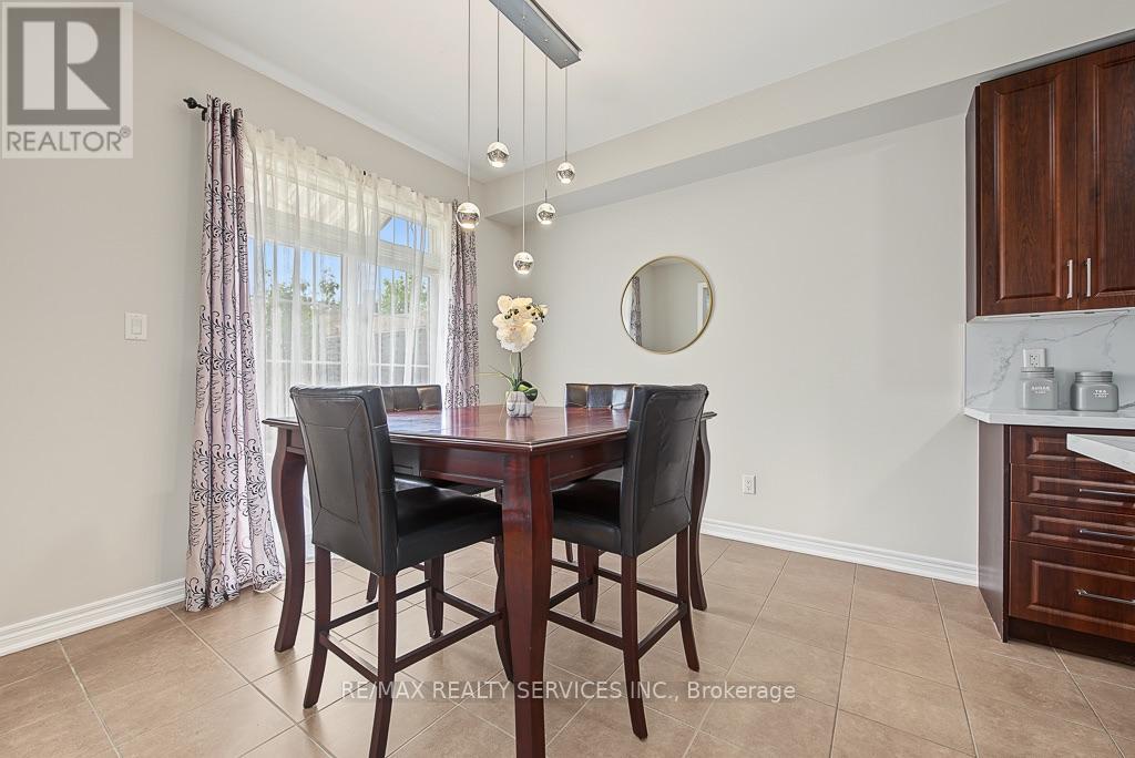 30 Naperton Drive Property Photo 19