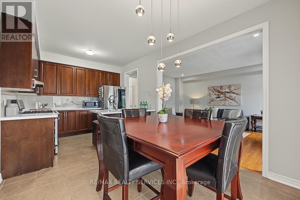 30 Naperton Drive Property Photo 21