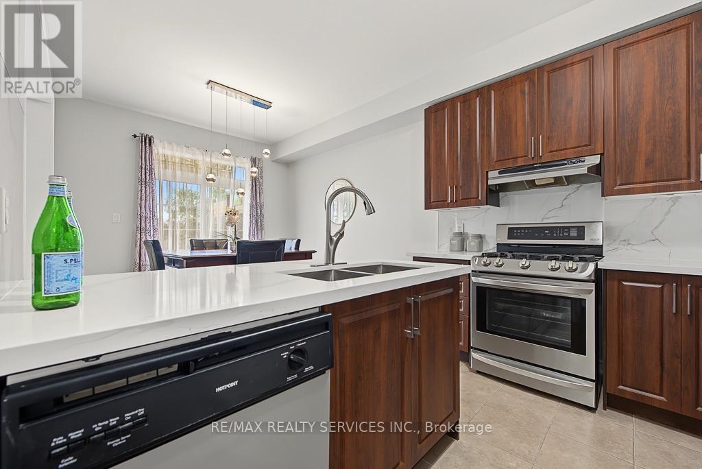 30 Naperton Drive Property Photo 25
