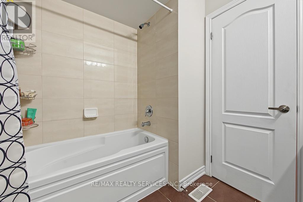 30 Naperton Drive Property Photo 27