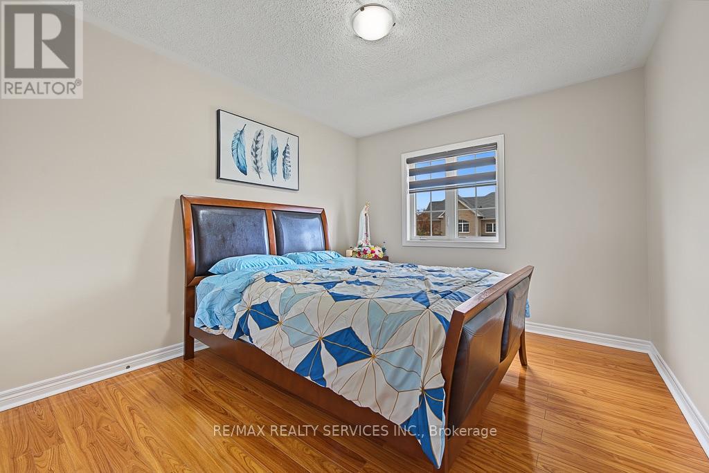 30 Naperton Drive Property Photo 28