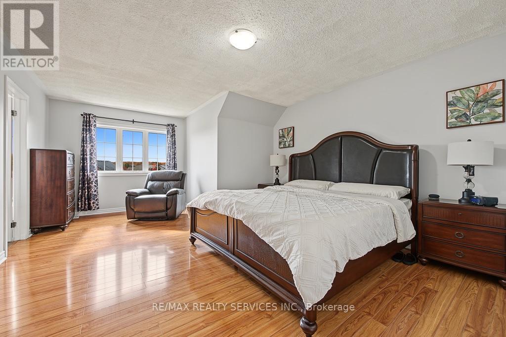 30 Naperton Drive Property Photo 33