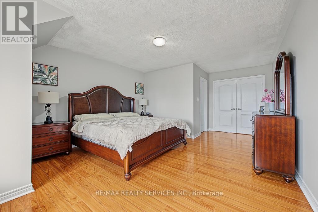 30 Naperton Drive Property Photo 34