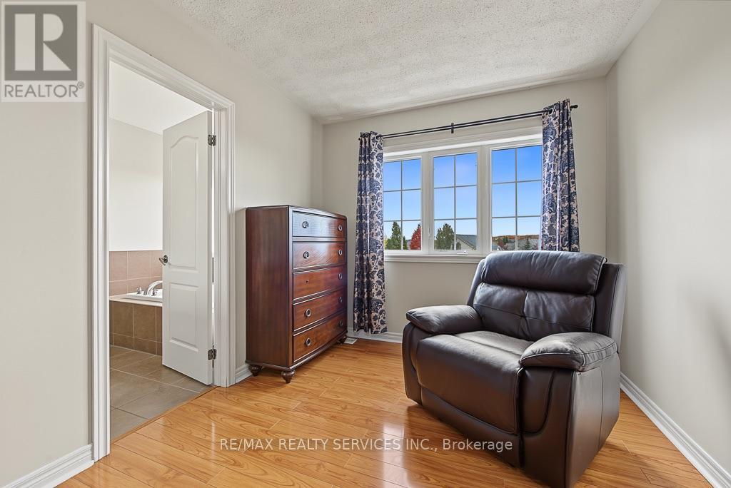 30 Naperton Drive Property Photo 35