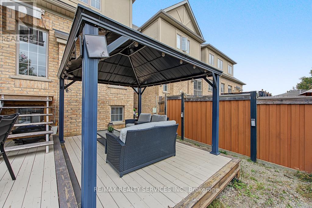 30 Naperton Drive Property Photo 43