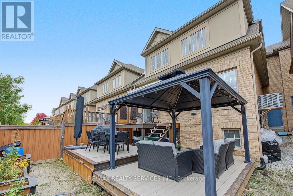 30 Naperton Drive Property Photo 45