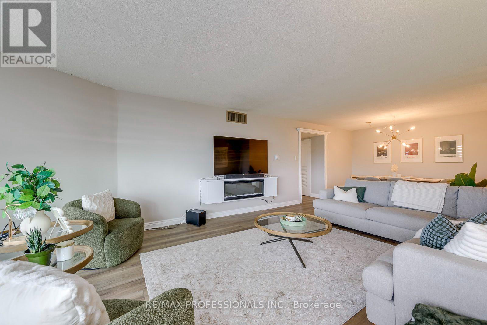 1401 - 1300 Bloor Street Property Photo 7