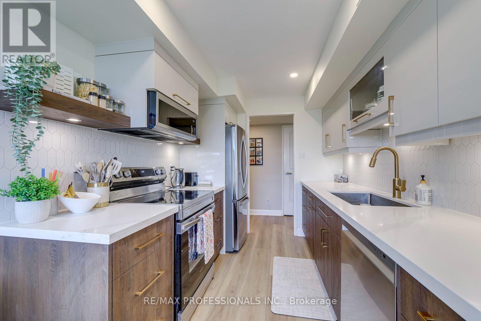 1401 - 1300 Bloor Street Property Photo 15