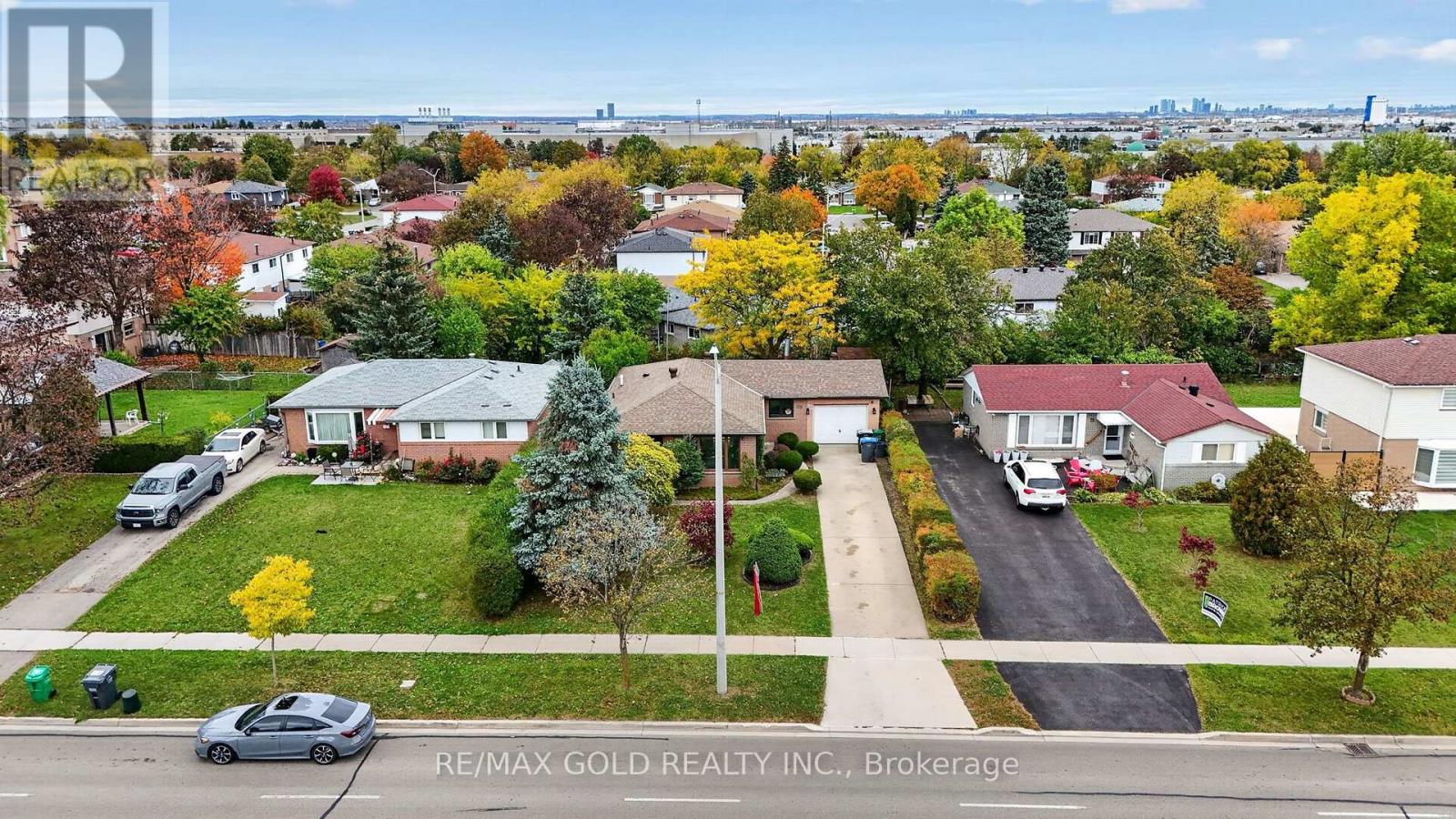 722 Balmoral Drive Property Photo 2