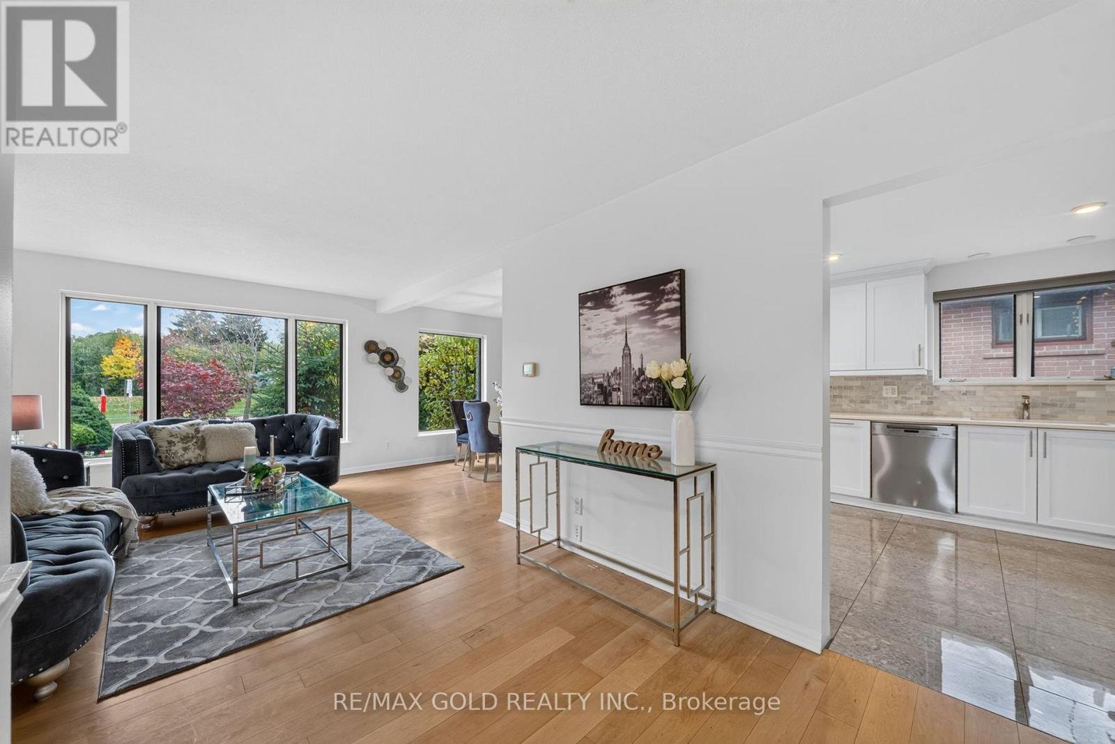 722 Balmoral Drive Property Photo 6