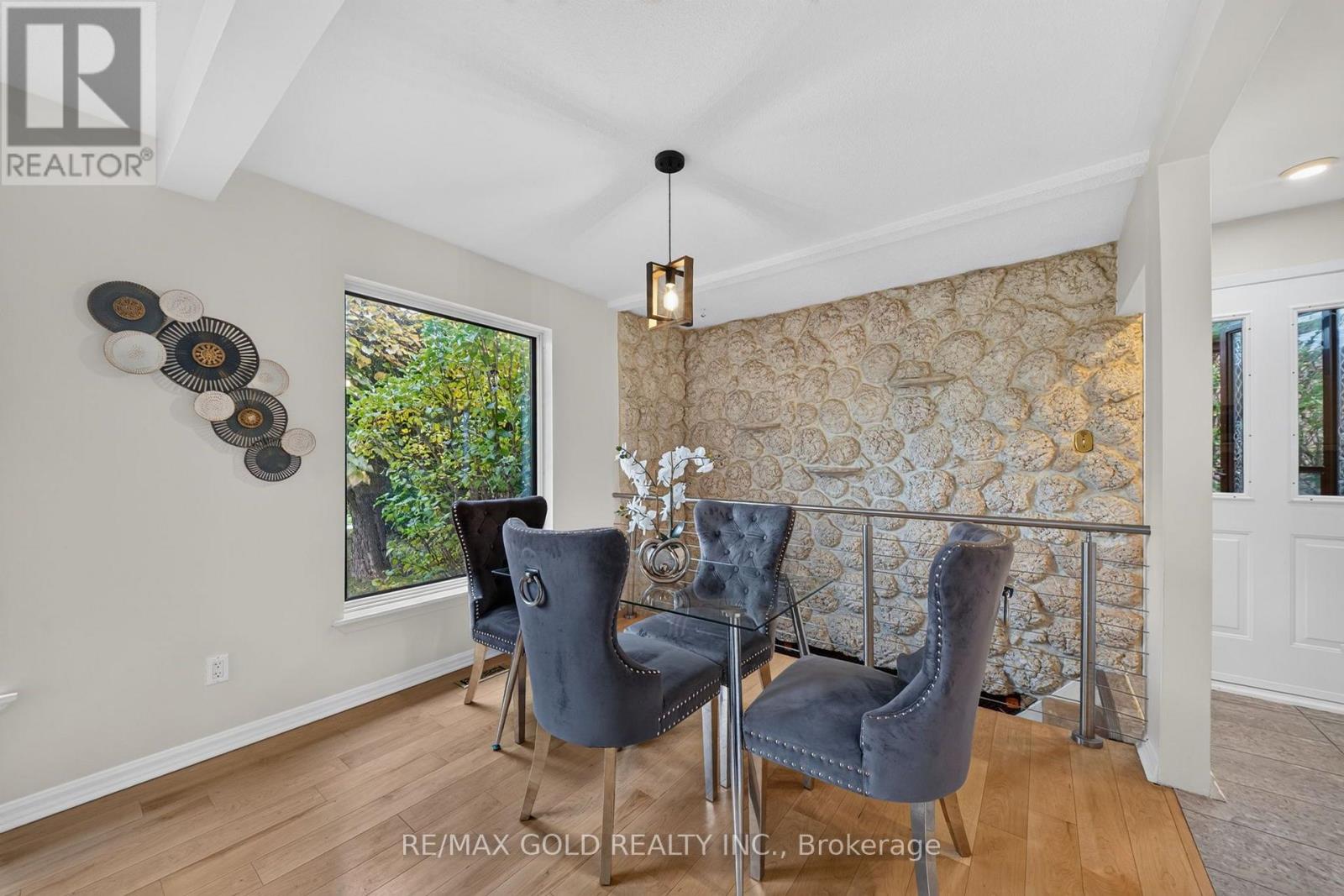 722 Balmoral Drive Property Photo 12