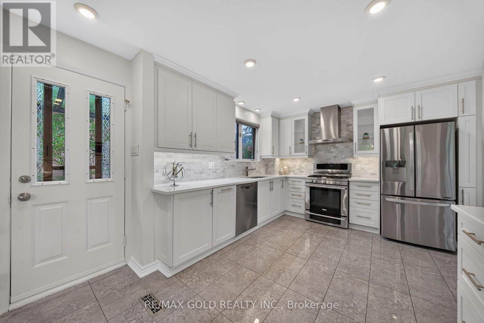 722 Balmoral Drive Property Photo 18