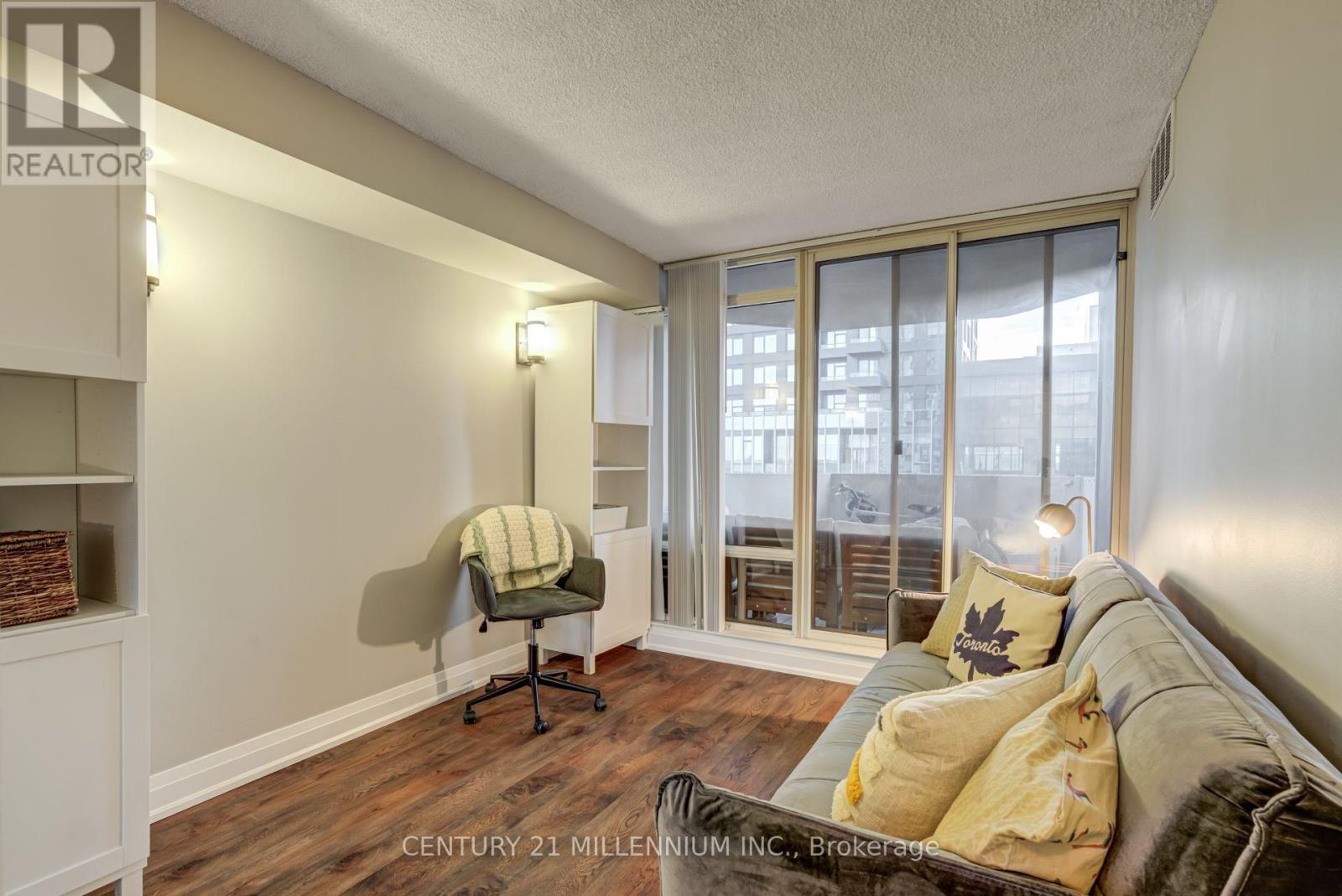 705 - 330 Rathburn Road W Property Photo 28