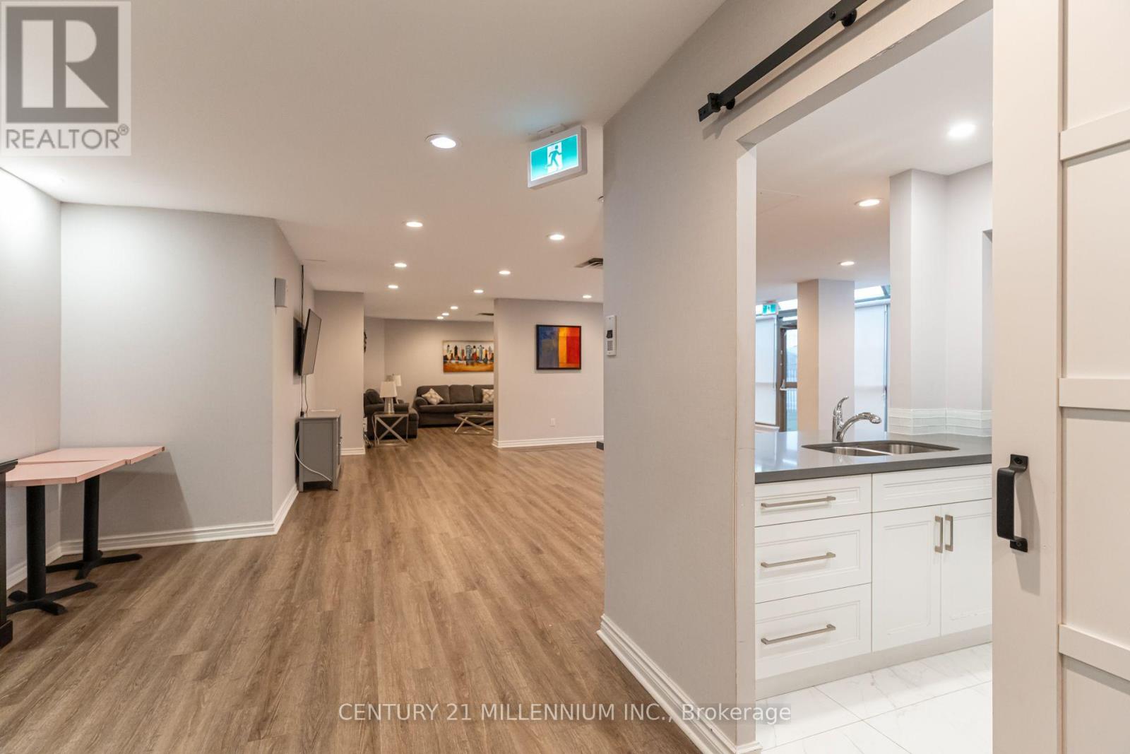 705 - 330 Rathburn Road W Property Photo 42