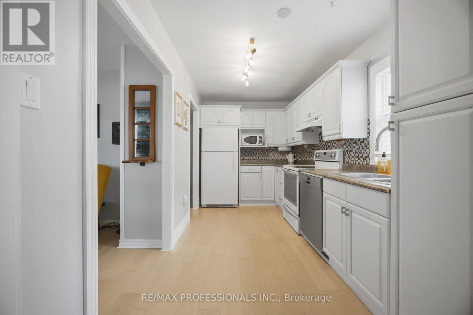 8 Smith Crescent Property Photo 5