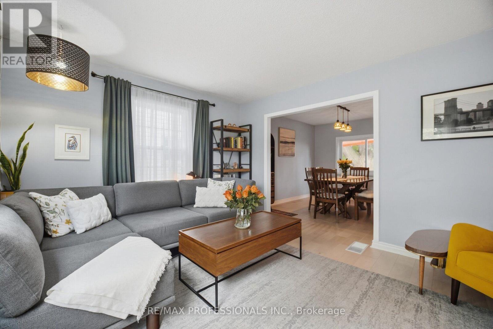 8 Smith Crescent Property Photo 12