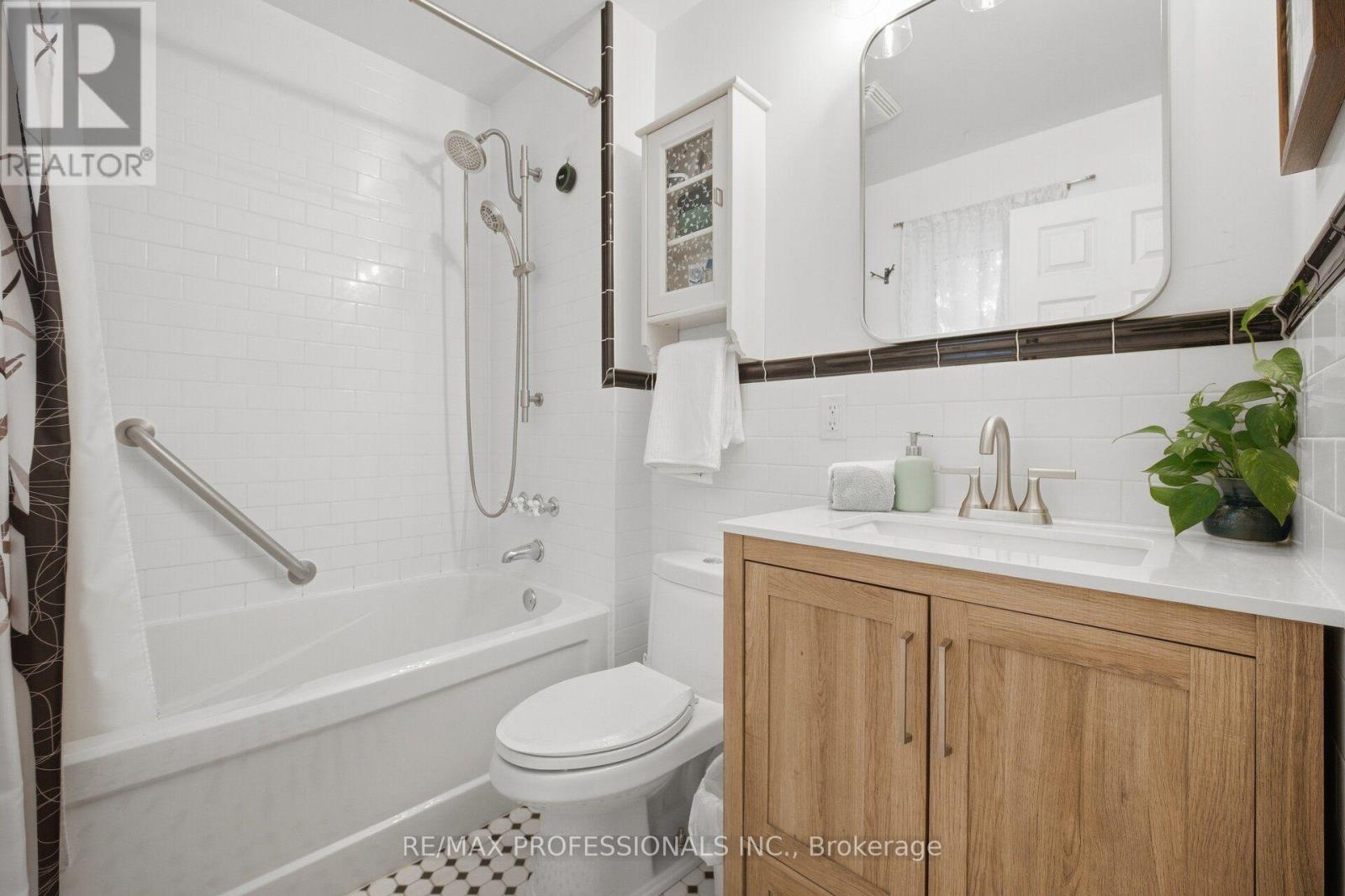 8 Smith Crescent Property Photo 16