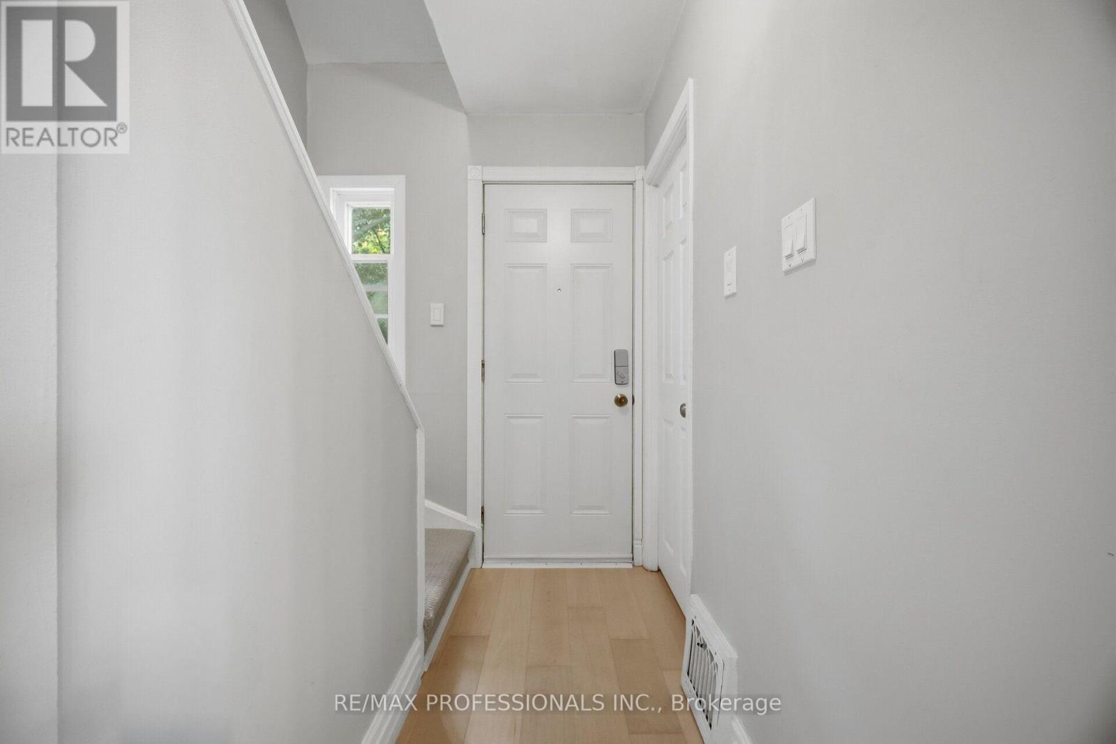 8 Smith Crescent Property Photo 17