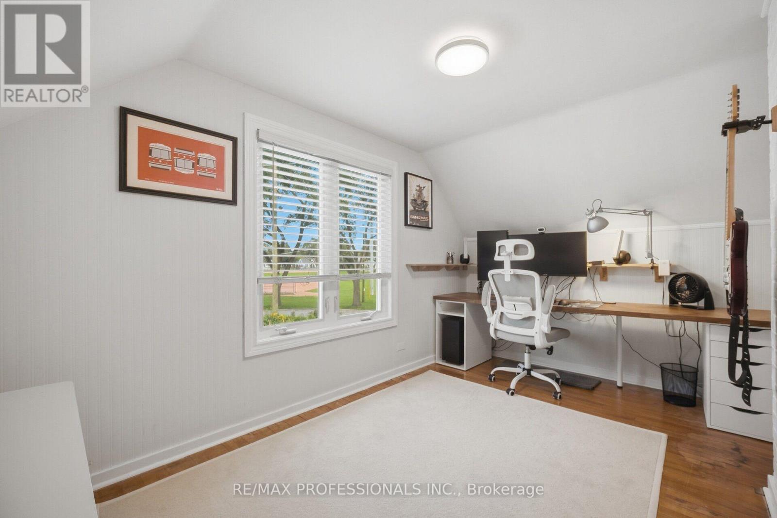 8 Smith Crescent Property Photo 22