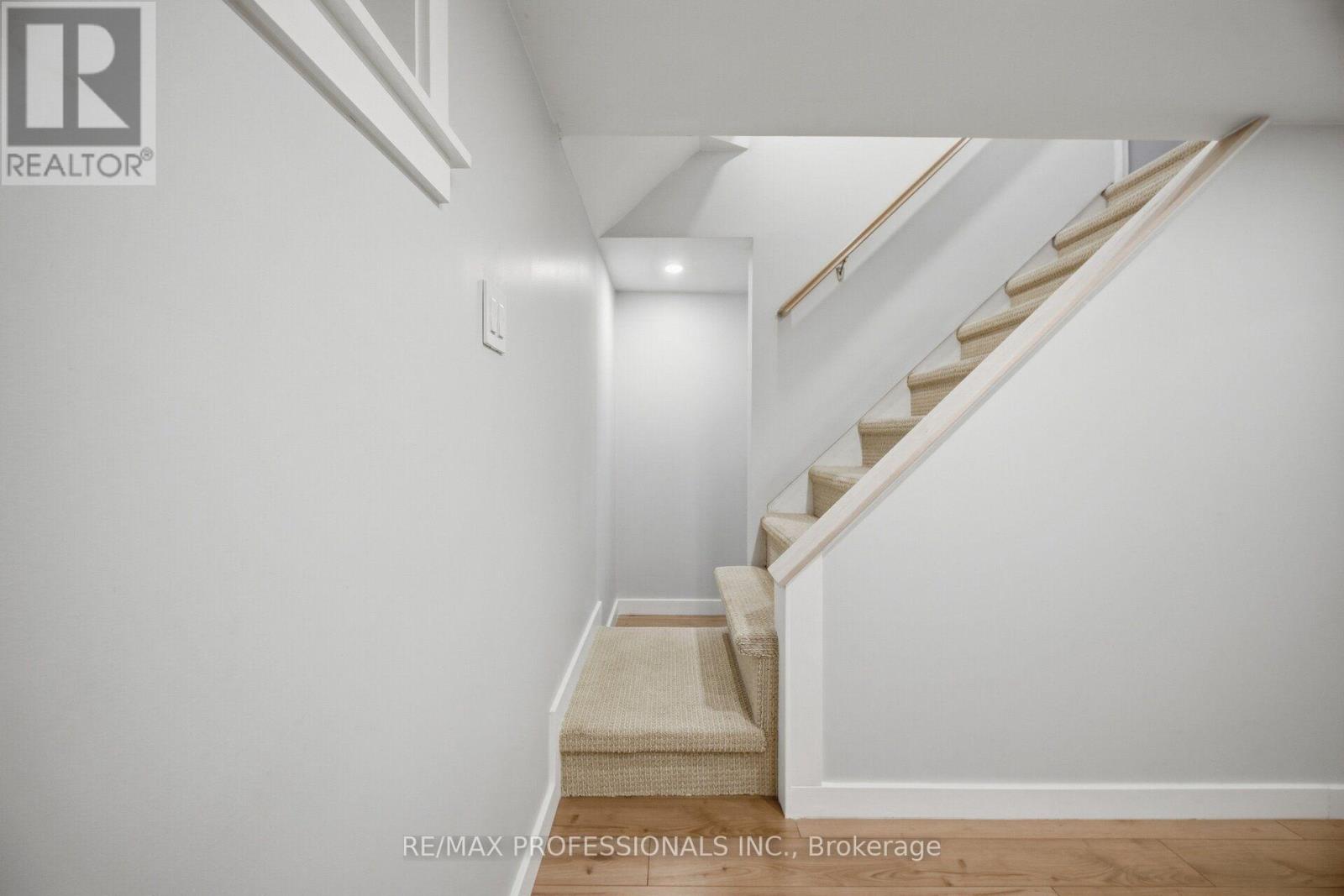 8 Smith Crescent Property Photo 25