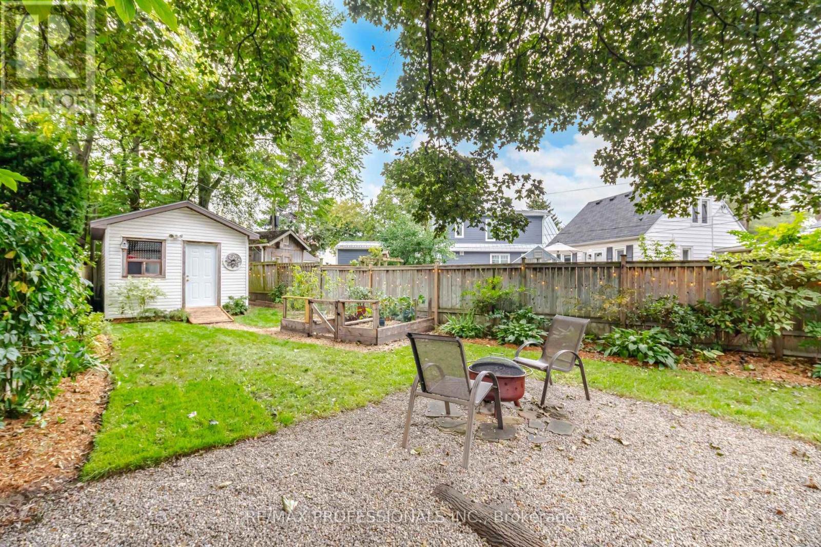 8 Smith Crescent Property Photo 36