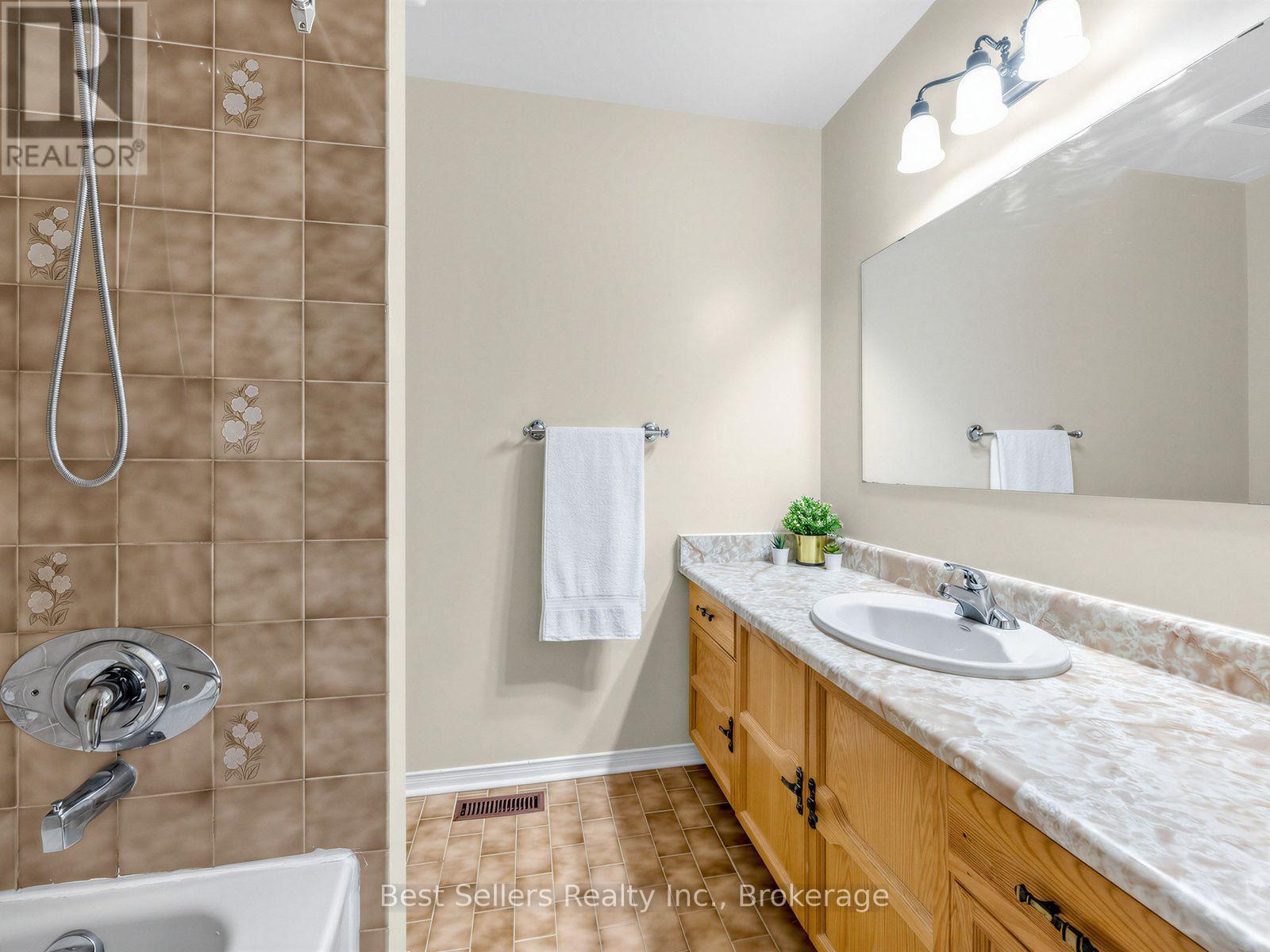 234 Lech Walesa Drive Property Photo 20