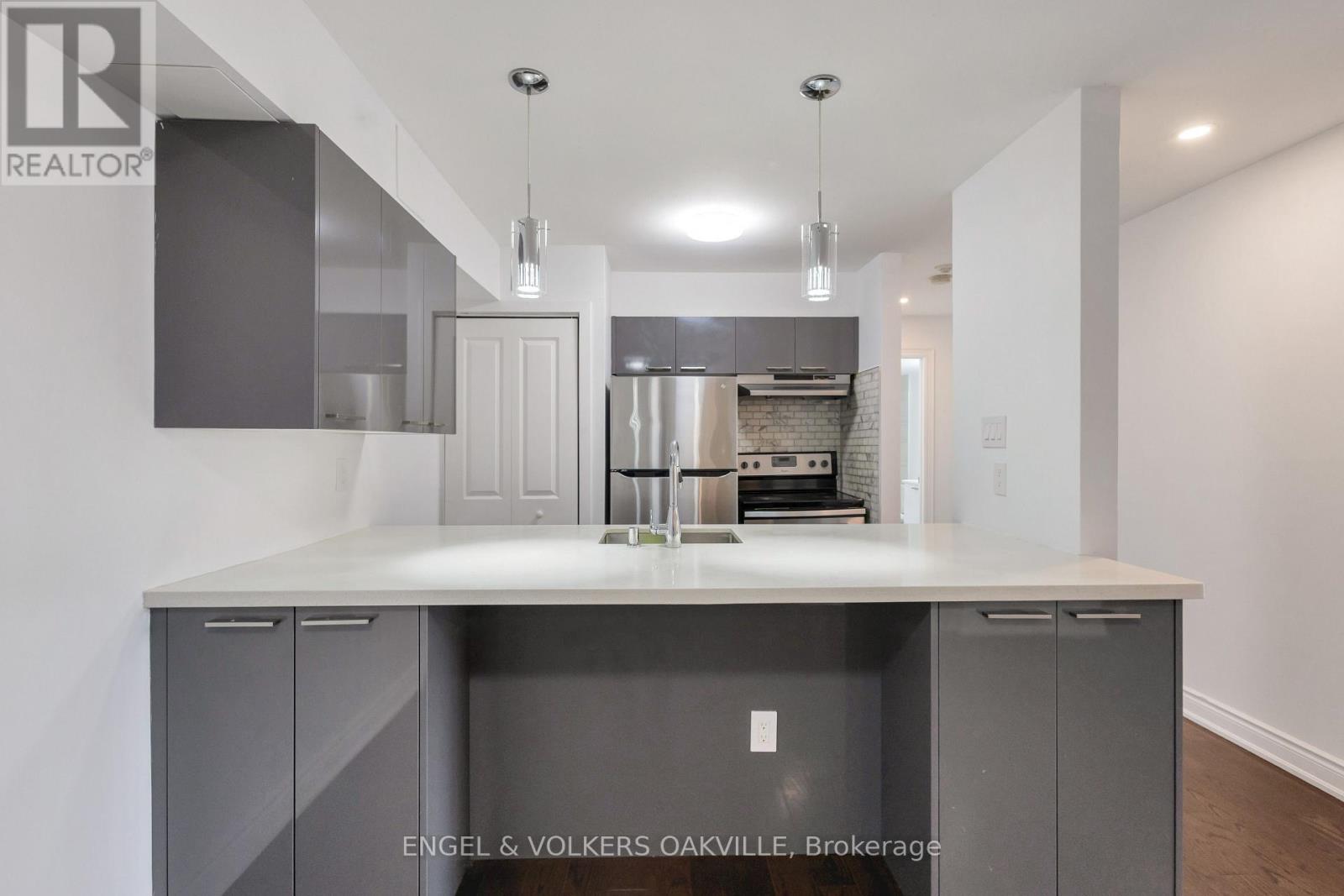 712 - 1450 Glen Abbey Gate Property Photo 6