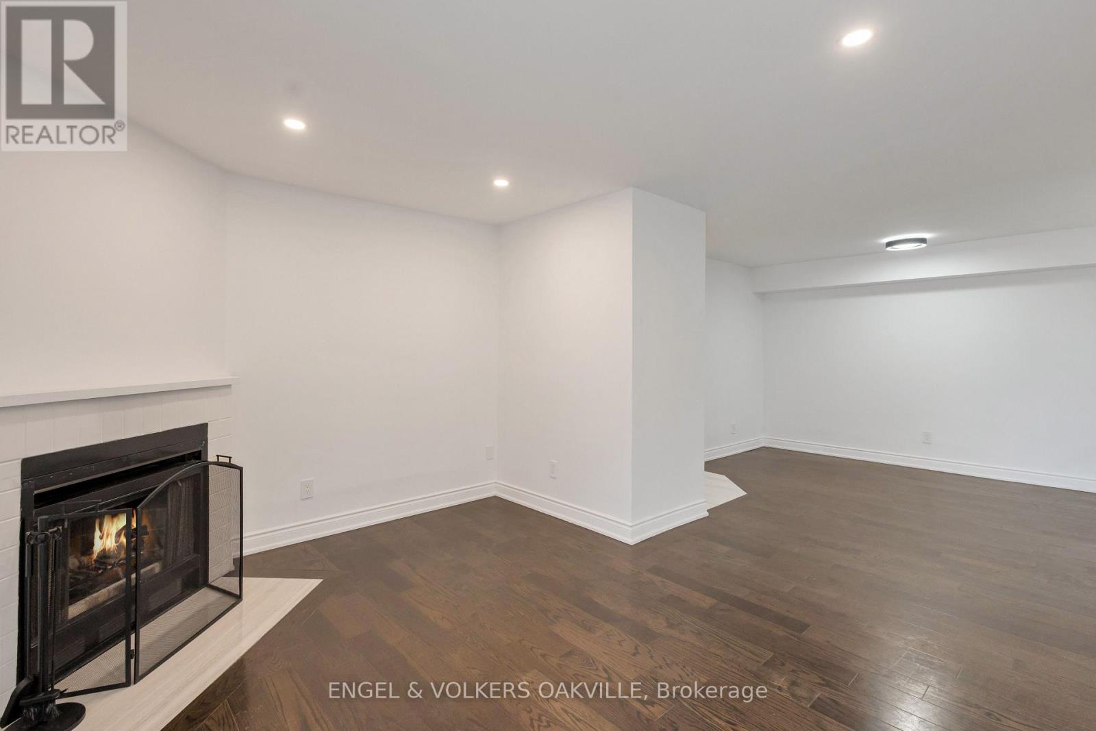712 - 1450 Glen Abbey Gate Property Photo 12