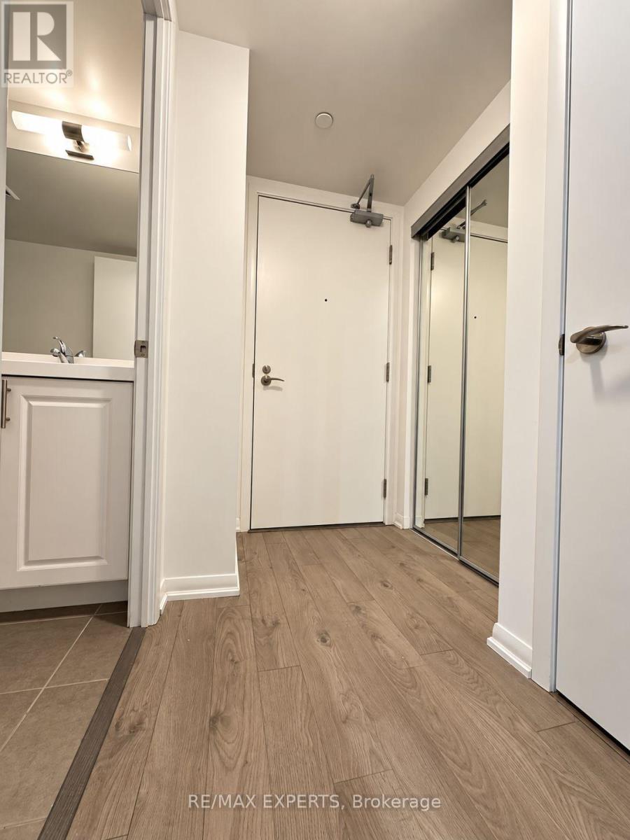 516 - 3091 Dufferin Street Property Photo 6