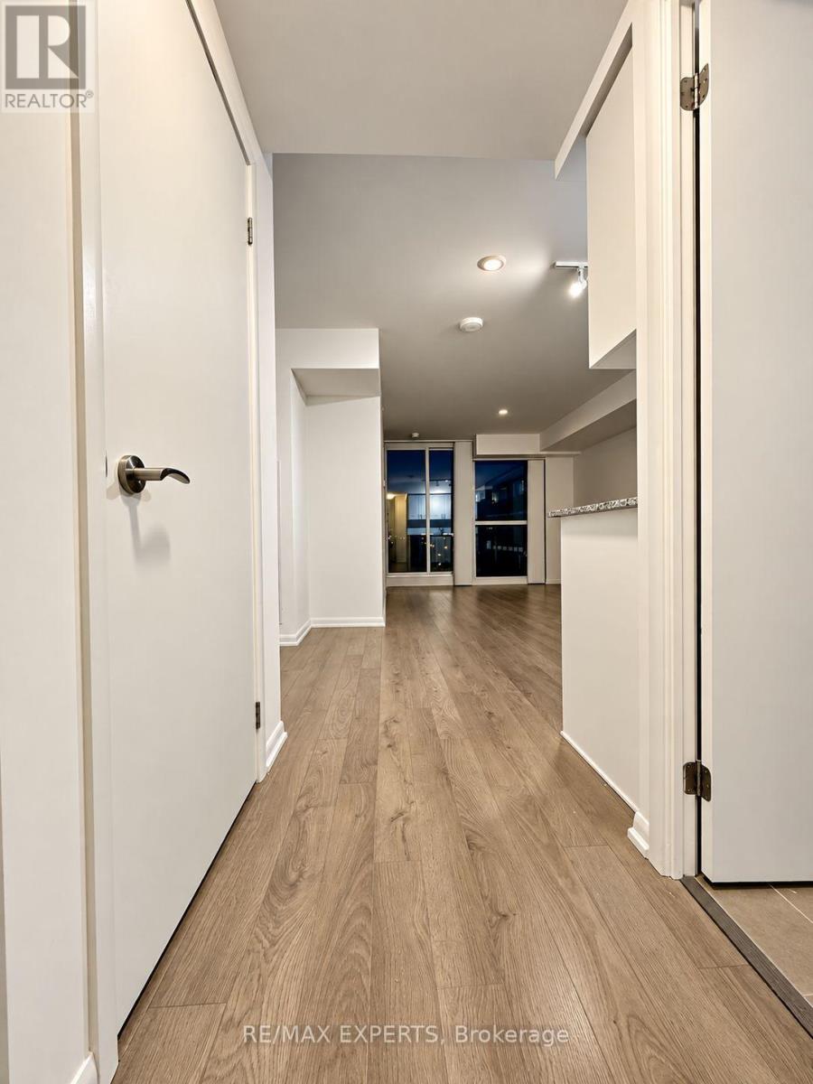 516 - 3091 Dufferin Street Property Photo 7
