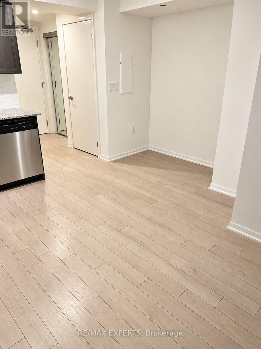 516 - 3091 Dufferin Street Property Photo 9