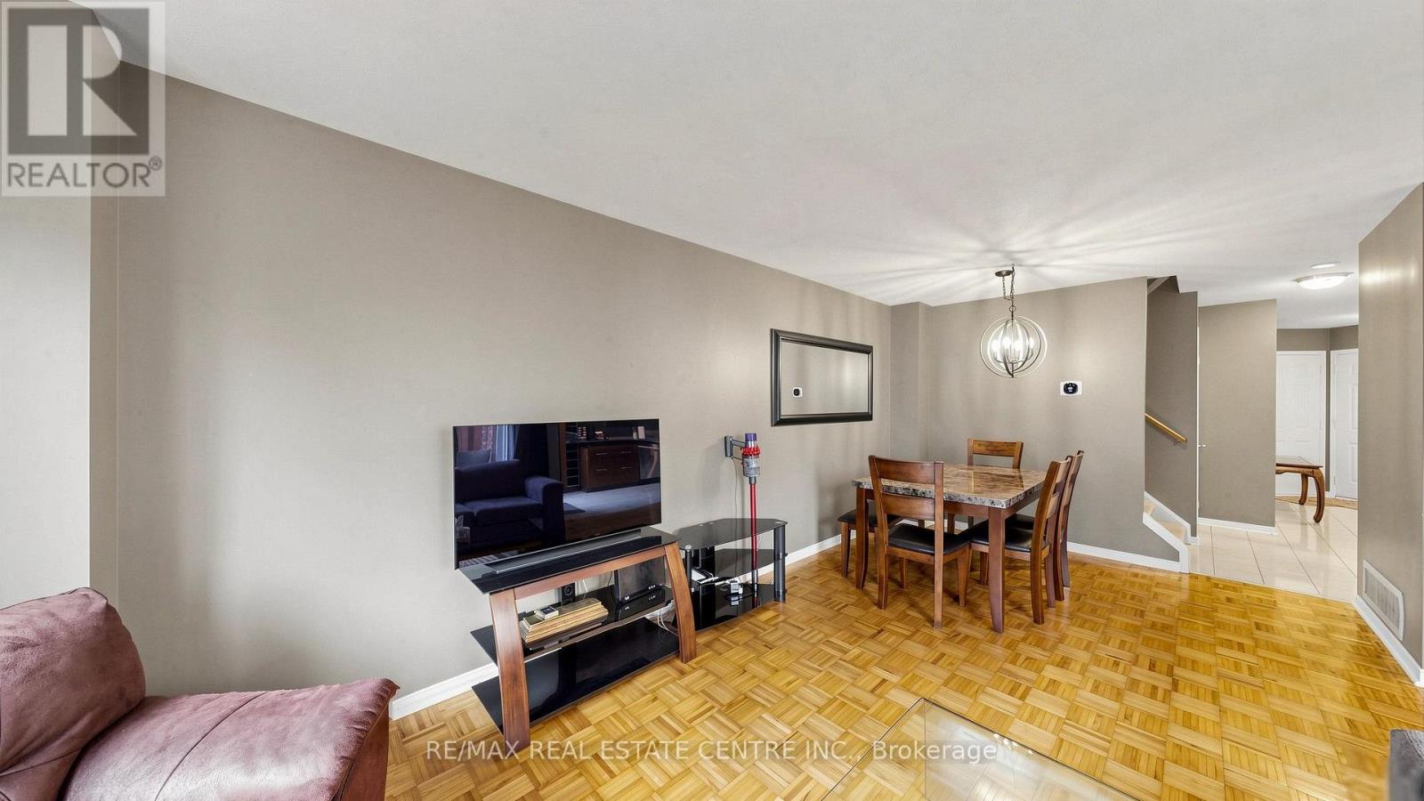 3 - 2215 Cleaver Avenue Property Photo 7