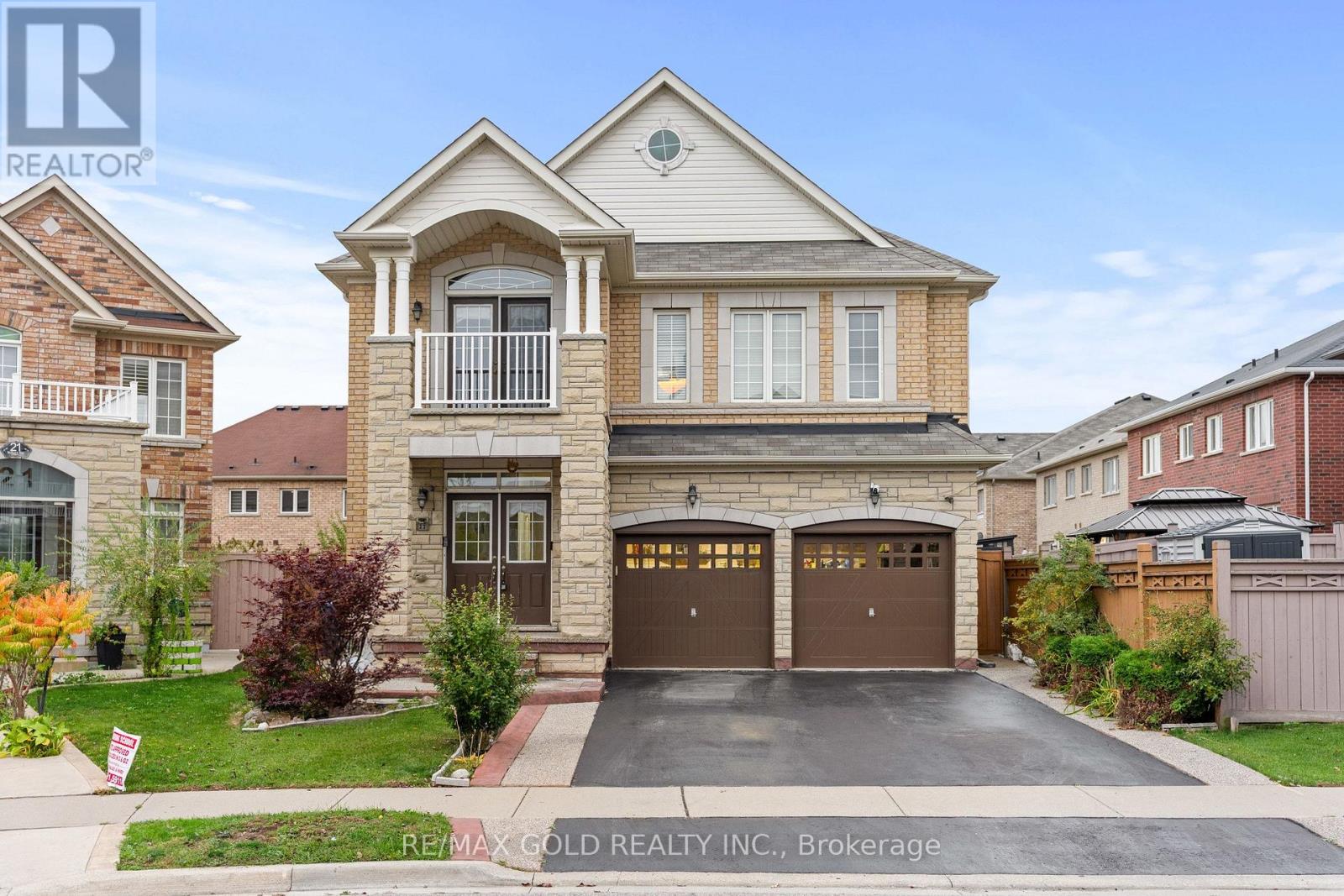 23 WELLPARK WAY Property Photo 1
