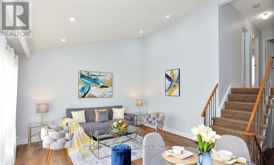 33 Camberley Crescent Property Photo 8