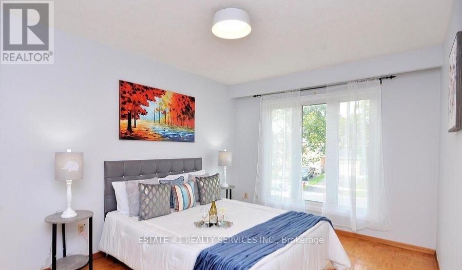 33 Camberley Crescent Property Photo 9