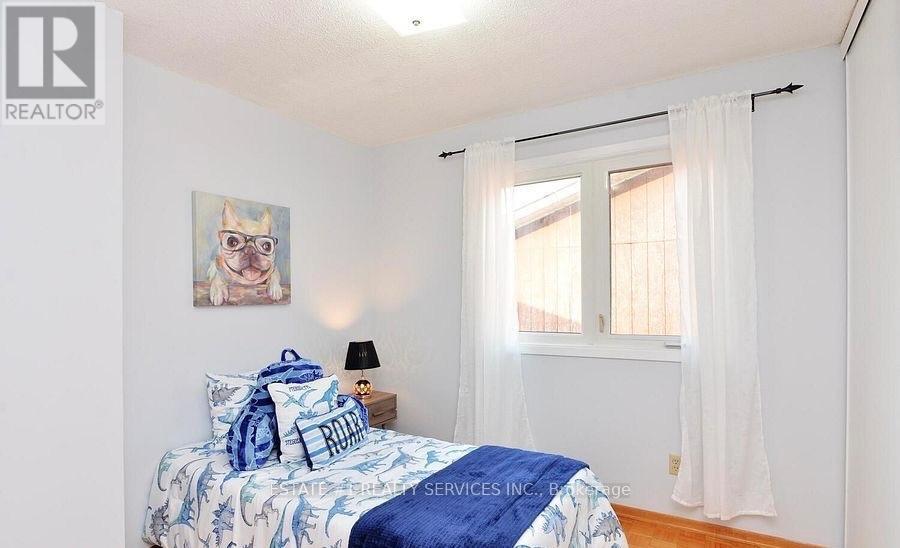 33 Camberley Crescent Property Photo 10