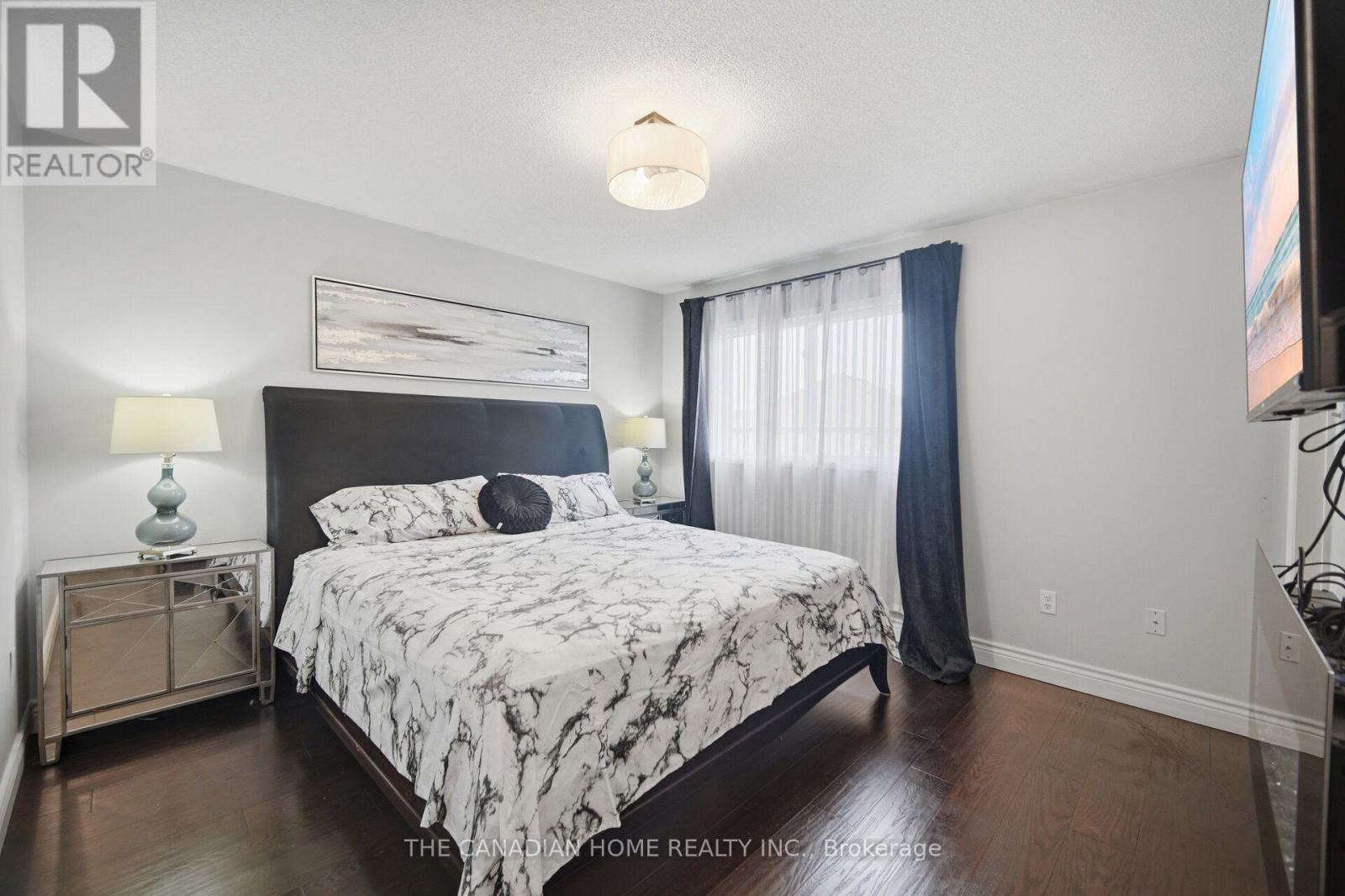 8 Vauxhall Crescent Property Photo 24
