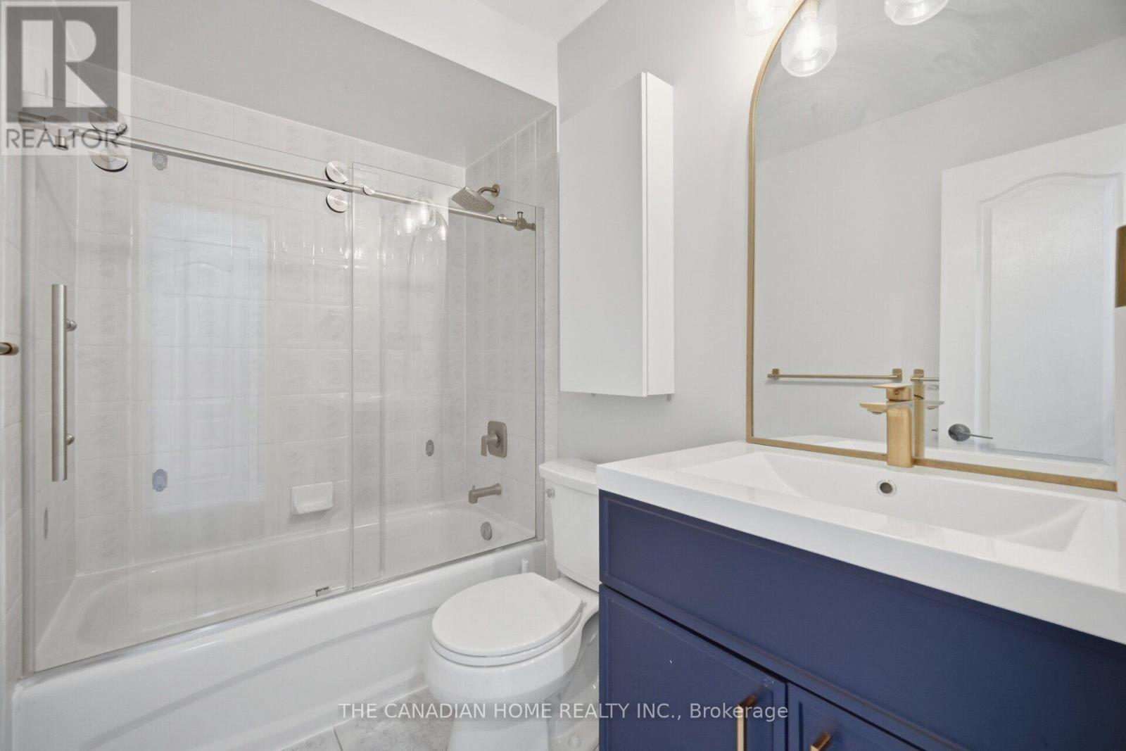 8 Vauxhall Crescent Property Photo 32