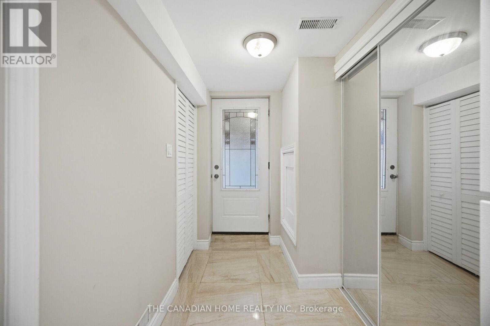 8 Vauxhall Crescent Property Photo 43