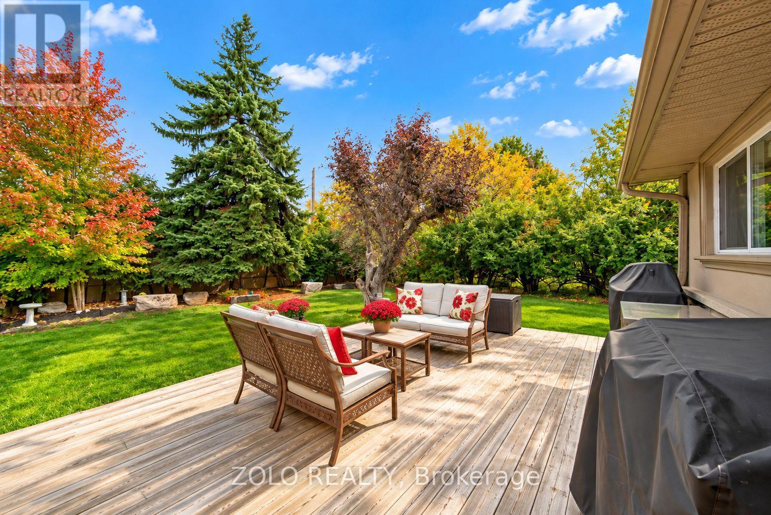 6911b Hickling Crescent Property Photo 7